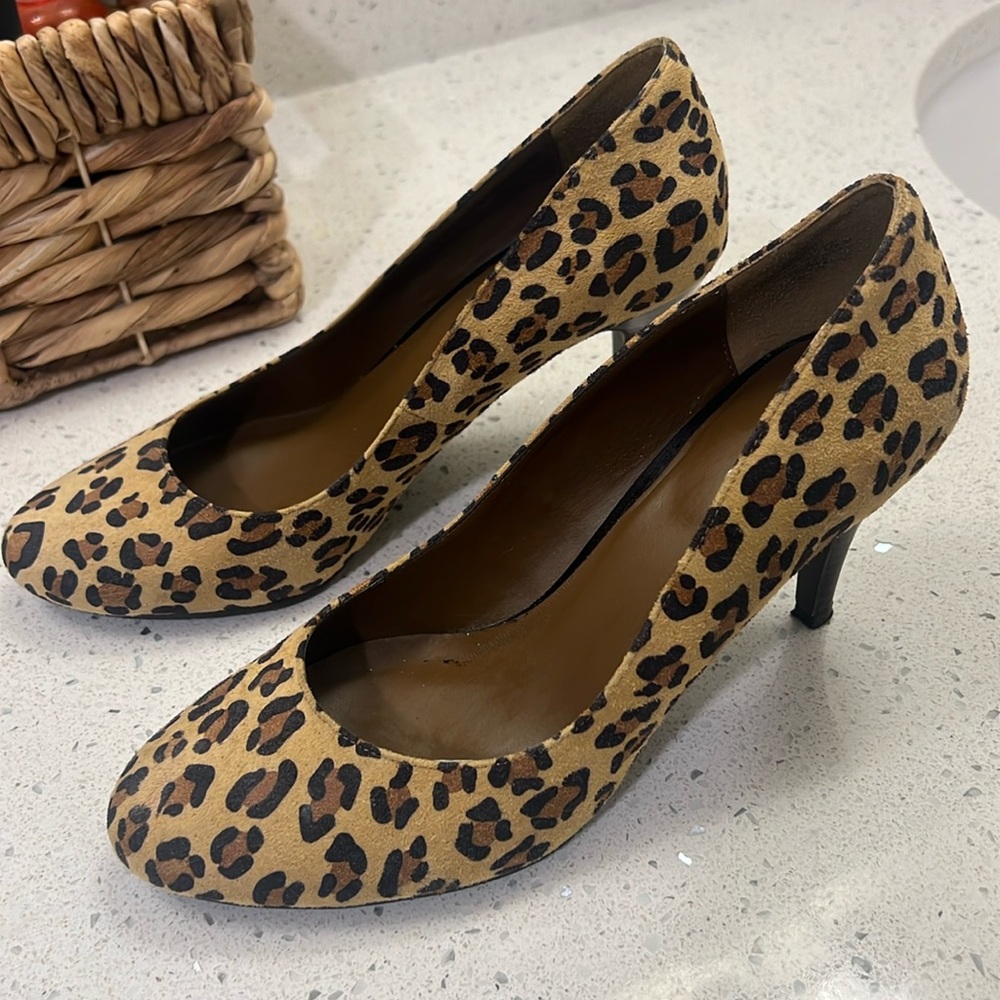Liz Claiborne Leopard Pump Shoes Size 8